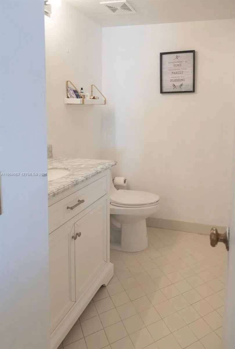105 Lake Emerald Dr 708, Oakland Park, Florida 333, Oakland Park, Florida 33309, 1 Bedroom Bedrooms, ,1 BathroomBathrooms,Residential Lease,For Rent,105 Lake Emerald Dr 708, Oakland Park, Florida 333,A11994063