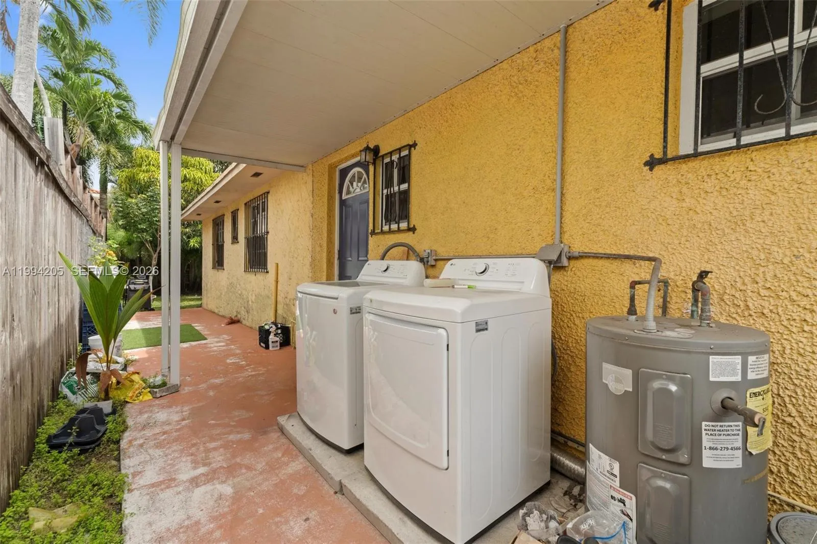 3147 Mcdonald St, Miami, Florida 33133, Miami, Florida 33133, ,Residential Income,For Sale,3147 Mcdonald St, Miami, Florida 33133,A11994205