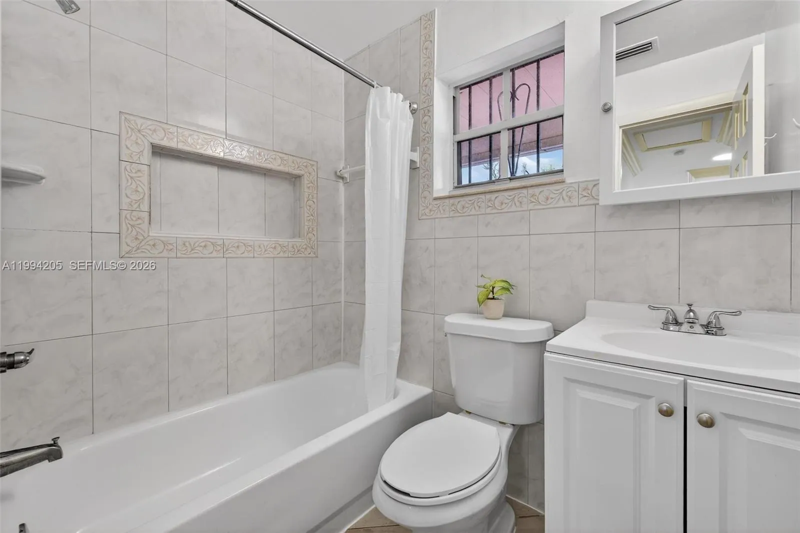 3147 Mcdonald St, Miami, Florida 33133, Miami, Florida 33133, ,Residential Income,For Sale,3147 Mcdonald St, Miami, Florida 33133,A11994205