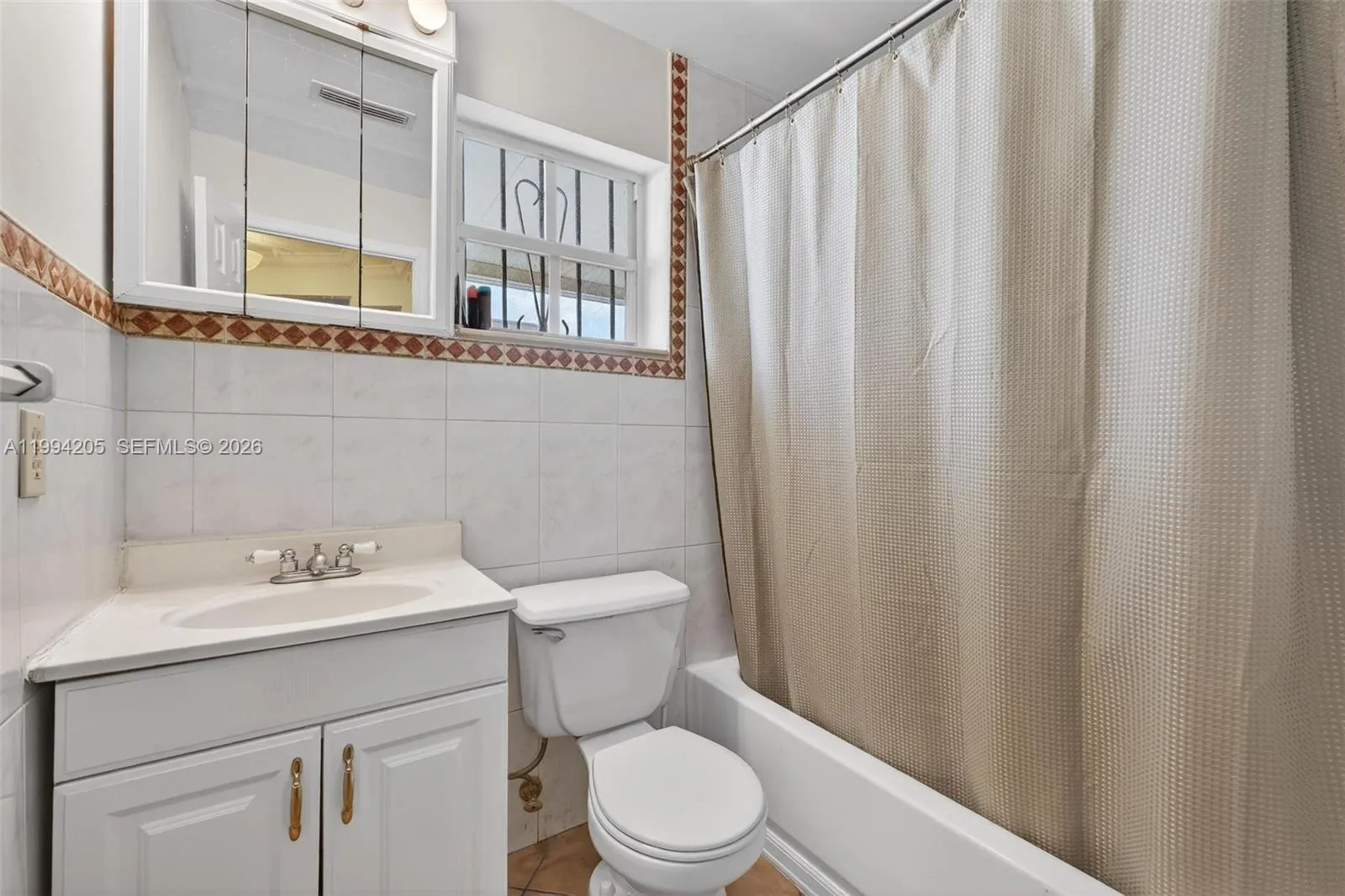 3147 Mcdonald St, Miami, Florida 33133, Miami, Florida 33133, ,Residential Income,For Sale,3147 Mcdonald St, Miami, Florida 33133,A11994205