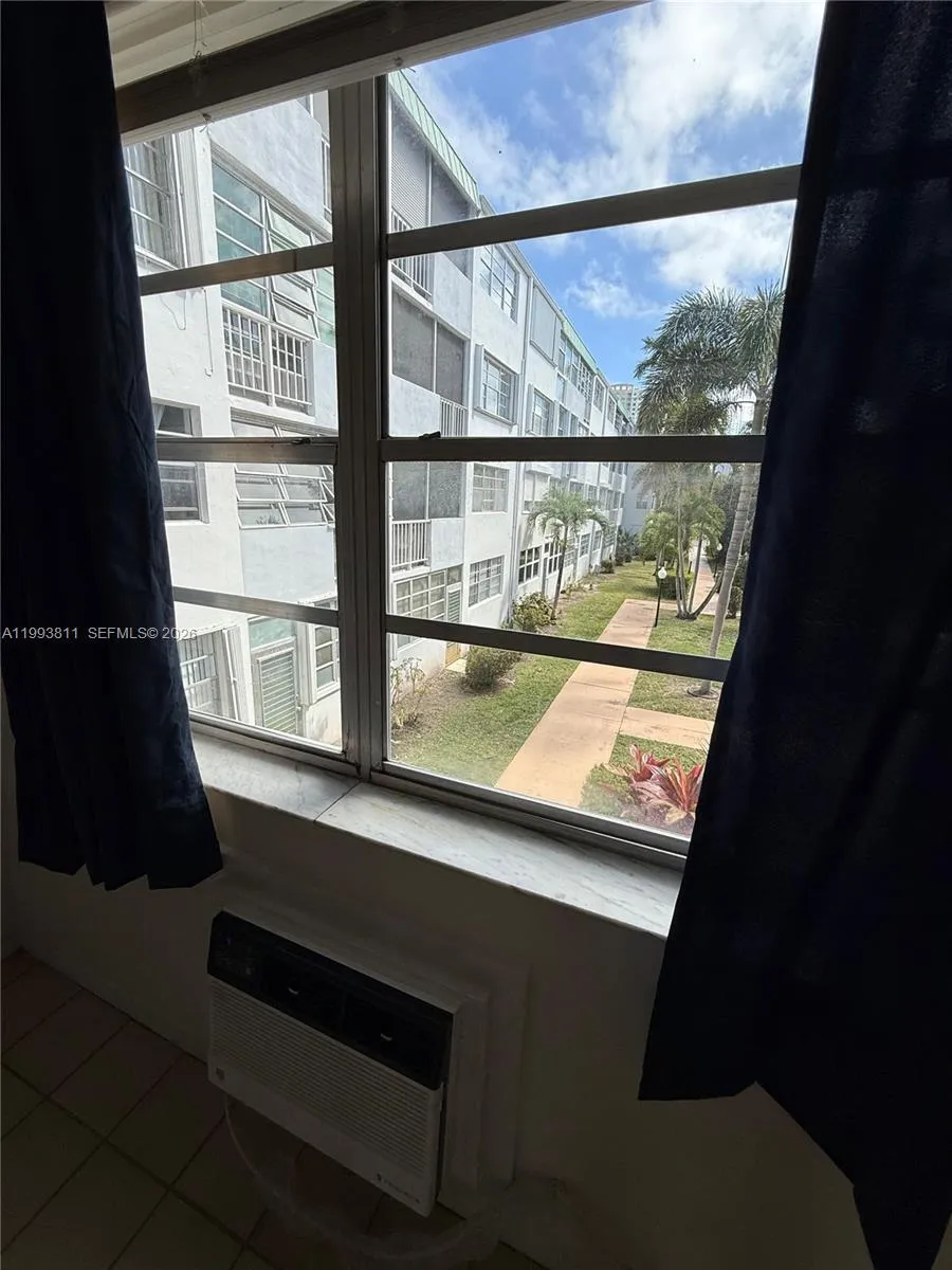 1333 E Hallandale Beach Blvd 223, Hallandale Beach, Hallandale Beach, Florida 33009, 1 Bedroom Bedrooms, ,1 BathroomBathrooms,Residential Lease,For Rent,1333 E Hallandale Beach Blvd 223, Hallandale Beach,A11993811