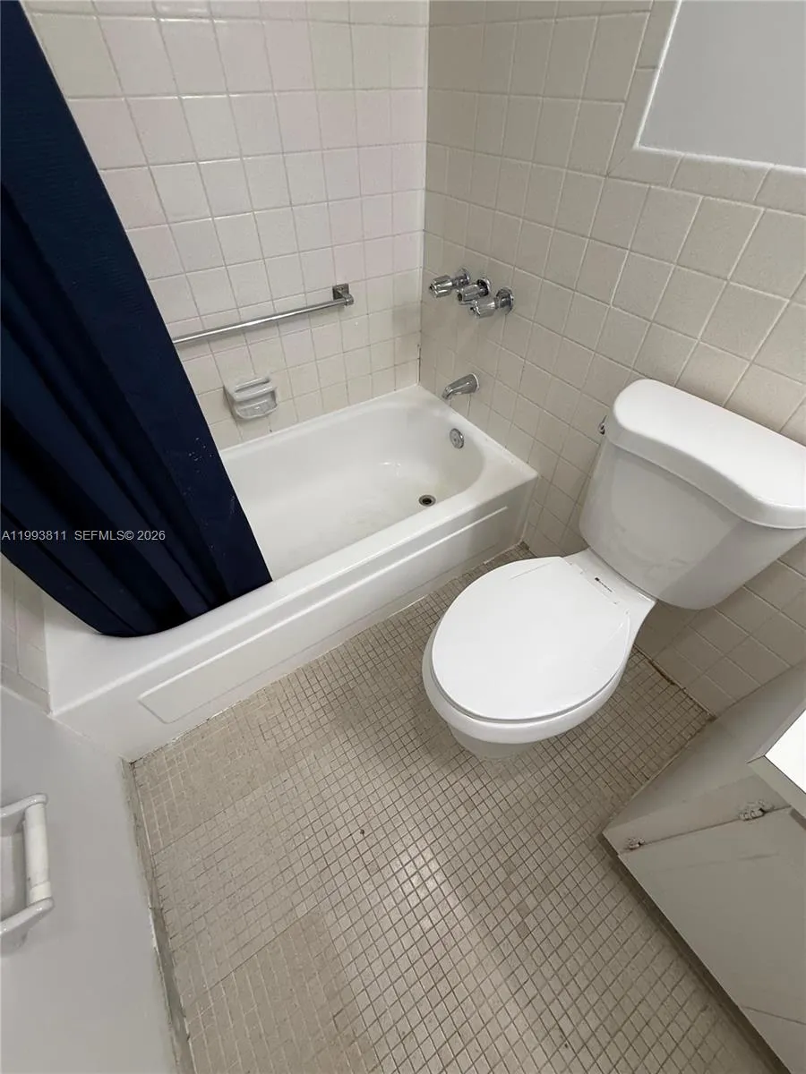 1333 E Hallandale Beach Blvd 223, Hallandale Beach, Hallandale Beach, Florida 33009, 1 Bedroom Bedrooms, ,1 BathroomBathrooms,Residential Lease,For Rent,1333 E Hallandale Beach Blvd 223, Hallandale Beach,A11993811