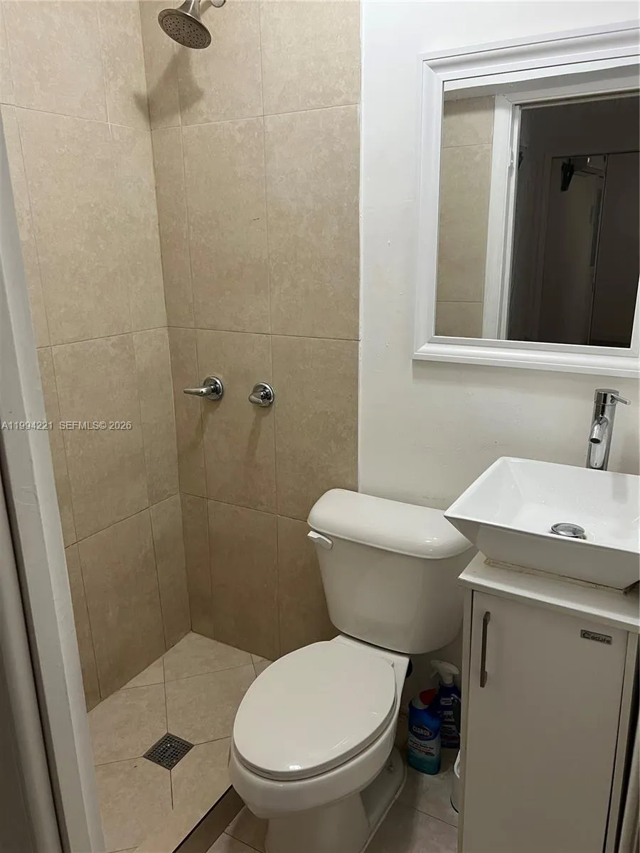14880 Sw 56th Ter 3, Miami, Florida 33193, Miami, Florida 33193, ,2 BathroomsBathrooms,Residential Lease,For Rent,14880 Sw 56th Ter 3, Miami, Florida 33193,A11994221