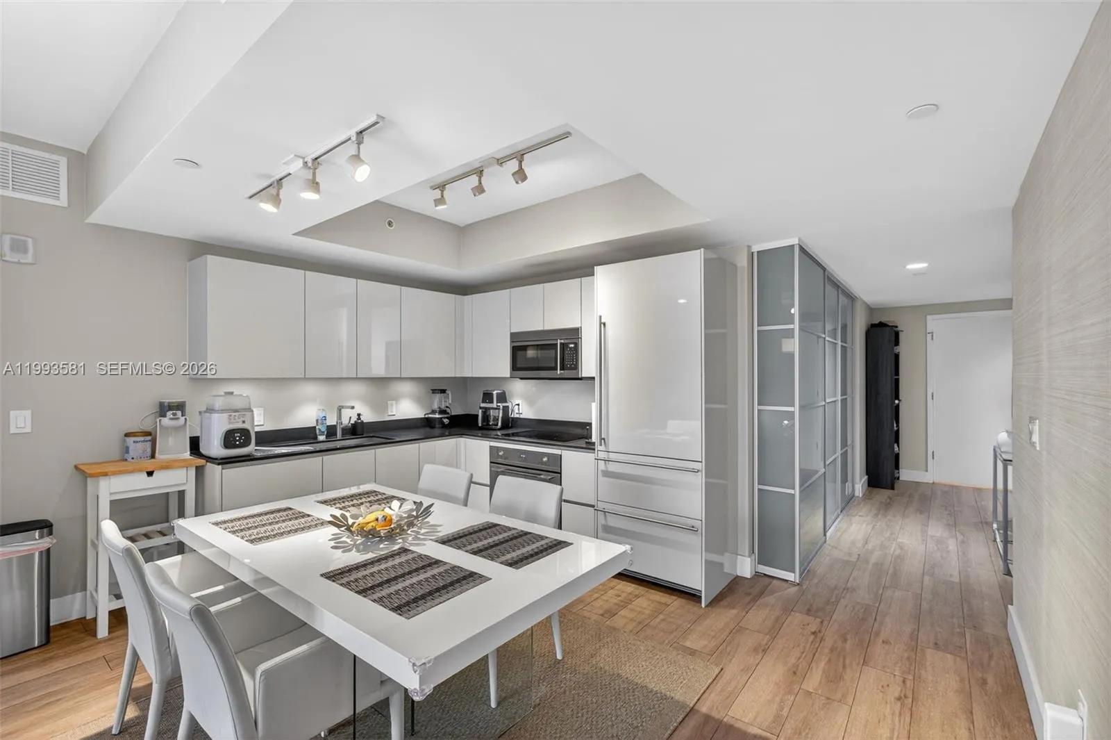 1010 E Brickell Ave 2611, Miami, Florida 33131, Miami, Florida 33131, 2 Bedrooms Bedrooms, ,1 BathroomBathrooms,Residential Lease,For Rent,1010 E Brickell Ave 2611, Miami, Florida 33131,A11993581