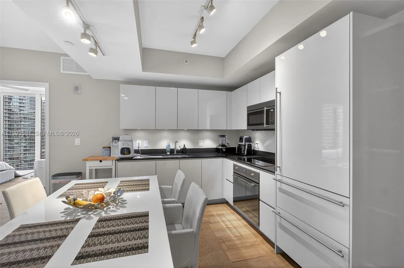 1010 E Brickell Ave 2611, Miami, Florida 33131, Miami, Florida 33131, 2 Bedrooms Bedrooms, ,1 BathroomBathrooms,Residential Lease,For Rent,1010 E Brickell Ave 2611, Miami, Florida 33131,A11993581