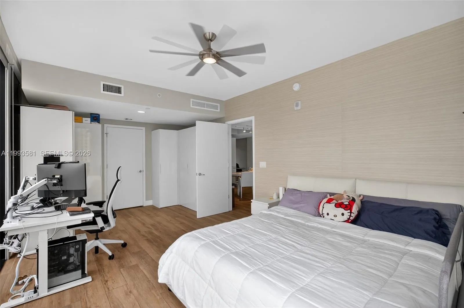 1010 E Brickell Ave 2611, Miami, Florida 33131, Miami, Florida 33131, 2 Bedrooms Bedrooms, ,1 BathroomBathrooms,Residential Lease,For Rent,1010 E Brickell Ave 2611, Miami, Florida 33131,A11993581