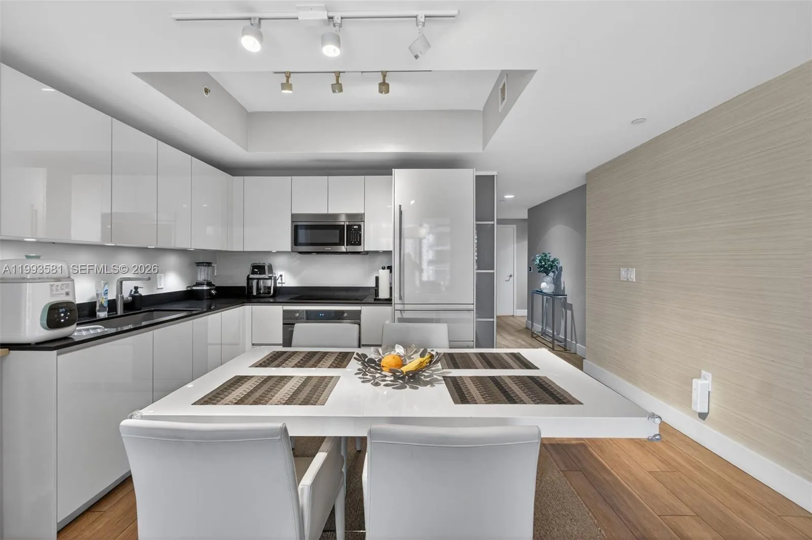 1010 E Brickell Ave 2611, Miami, Florida 33131, Miami, Florida 33131, 2 Bedrooms Bedrooms, ,1 BathroomBathrooms,Residential Lease,For Rent,1010 E Brickell Ave 2611, Miami, Florida 33131,A11993581