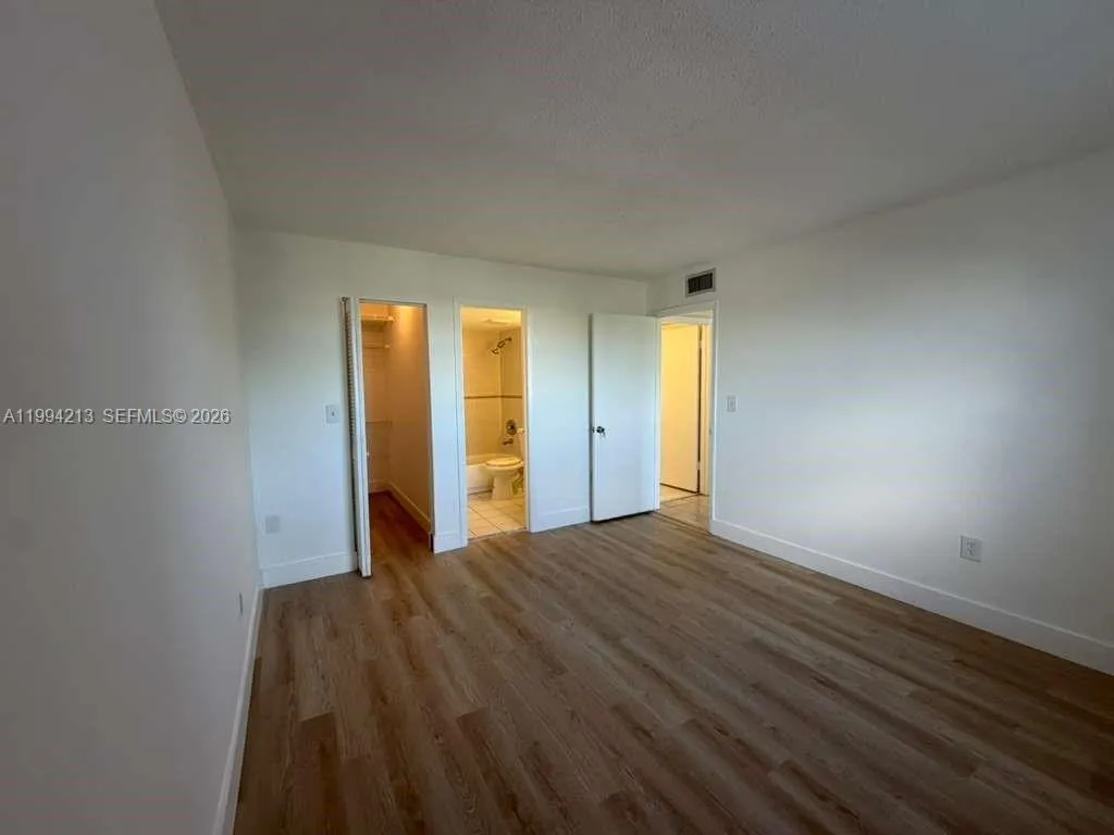 8185 Nw 7th St 517, Miami, Florida 33126, Miami, Florida 33126, 2 Bedrooms Bedrooms, ,2 BathroomsBathrooms,Residential Lease,For Rent,8185 Nw 7th St 517, Miami, Florida 33126,A11994213