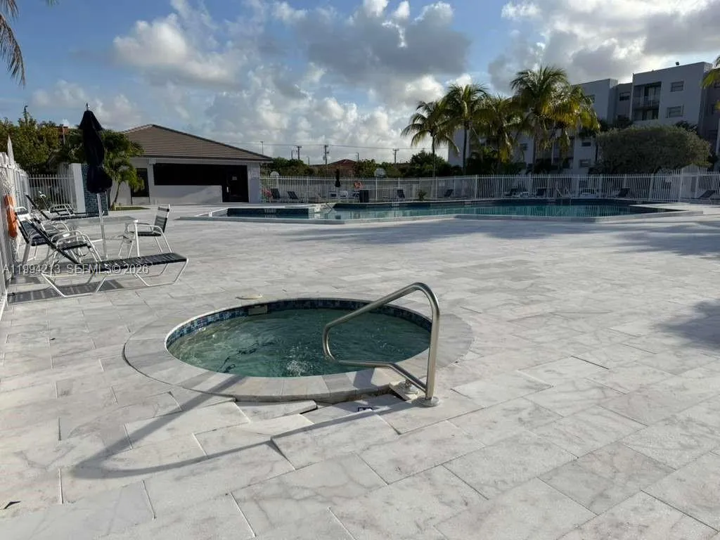 8185 Nw 7th St 517, Miami, Florida 33126, Miami, Florida 33126, 2 Bedrooms Bedrooms, ,2 BathroomsBathrooms,Residential Lease,For Rent,8185 Nw 7th St 517, Miami, Florida 33126,A11994213