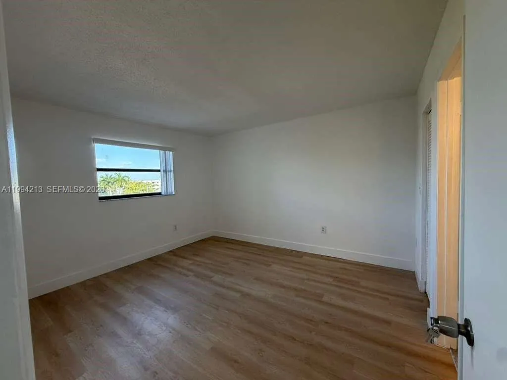 8185 Nw 7th St 517, Miami, Florida 33126, Miami, Florida 33126, 2 Bedrooms Bedrooms, ,2 BathroomsBathrooms,Residential Lease,For Rent,8185 Nw 7th St 517, Miami, Florida 33126,A11994213