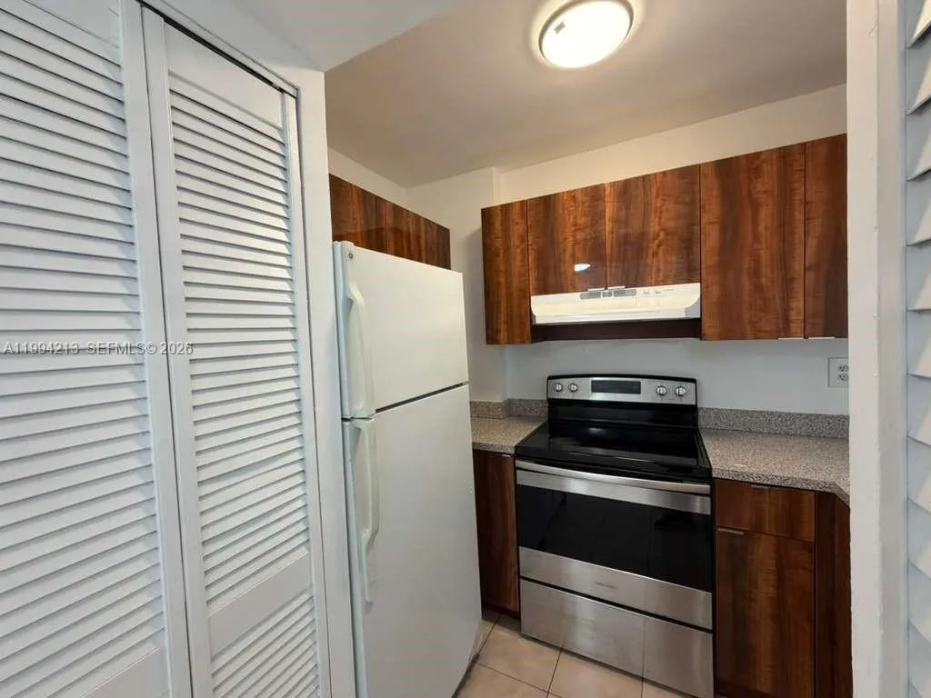 8185 Nw 7th St 517, Miami, Florida 33126, Miami, Florida 33126, 2 Bedrooms Bedrooms, ,2 BathroomsBathrooms,Residential Lease,For Rent,8185 Nw 7th St 517, Miami, Florida 33126,A11994213