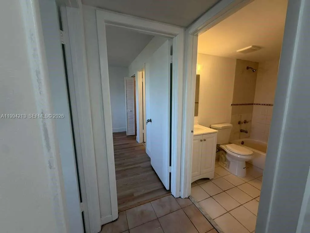 8185 Nw 7th St 517, Miami, Florida 33126, Miami, Florida 33126, 2 Bedrooms Bedrooms, ,2 BathroomsBathrooms,Residential Lease,For Rent,8185 Nw 7th St 517, Miami, Florida 33126,A11994213