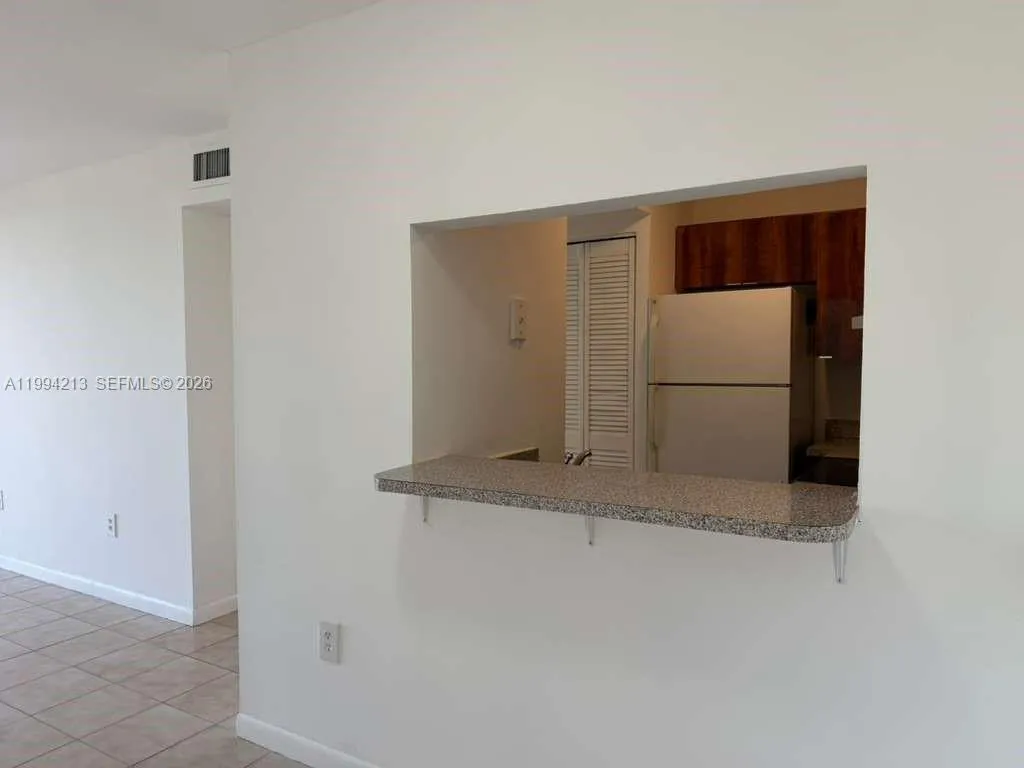 8185 Nw 7th St 517, Miami, Florida 33126, Miami, Florida 33126, 2 Bedrooms Bedrooms, ,2 BathroomsBathrooms,Residential Lease,For Rent,8185 Nw 7th St 517, Miami, Florida 33126,A11994213