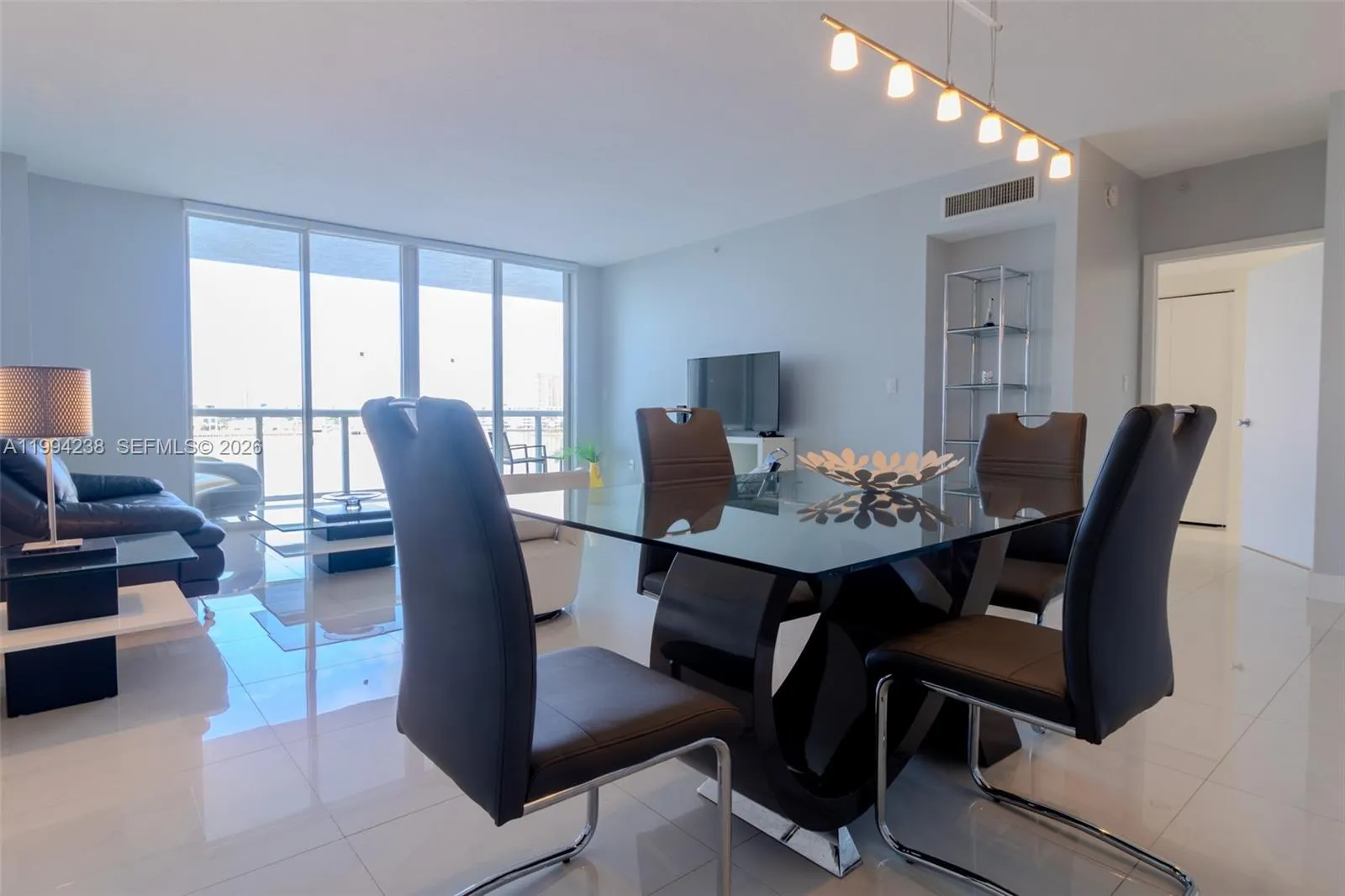 Sunny Isles Beach, Florida 33160, 2 Bedrooms Bedrooms, ,2 BathroomsBathrooms,Residential Lease,For Rent,A11994238
