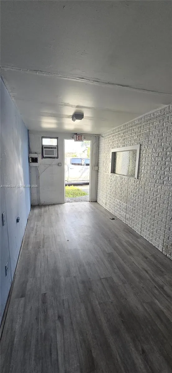 1824 Monroe St 8, Hollywood, Florida 33020, Hollywood, Florida 33020, 1 Bedroom Bedrooms, ,1 BathroomBathrooms,Residential Lease,For Rent,1824 Monroe St 8, Hollywood, Florida 33020,A11994239
