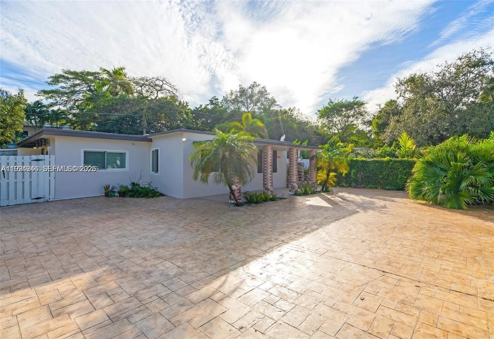 3800 Charles Ter, Miami, Florida 33133, Miami, Florida 33133, 3 Bedrooms Bedrooms, ,3 BathroomsBathrooms,Residential,For Sale,3800 Charles Ter, Miami, Florida 33133,A11994246