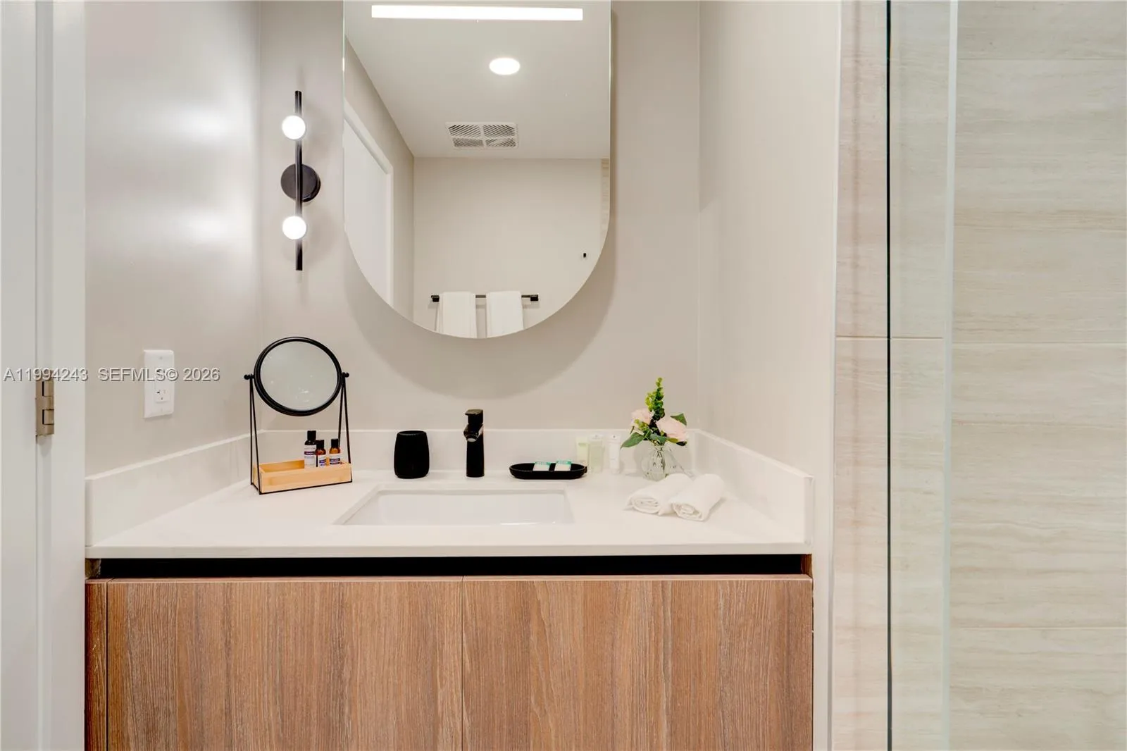 580 72nd St 1708, Miami Beach, Florida 33141, Miami Beach, Florida 33141, 2 Bedrooms Bedrooms, ,2 BathroomsBathrooms,Residential,For Sale,580 72nd St 1708, Miami Beach, Florida 33141,A11994243