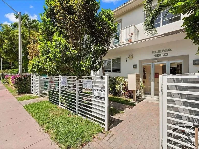 1560 Meridian Ave 103, Miami Beach, Florida 33139, Miami Beach, Florida 33139, 1 Bedroom Bedrooms, ,1 BathroomBathrooms,Residential Lease,For Rent,1560 Meridian Ave 103, Miami Beach, Florida 33139,A11994253