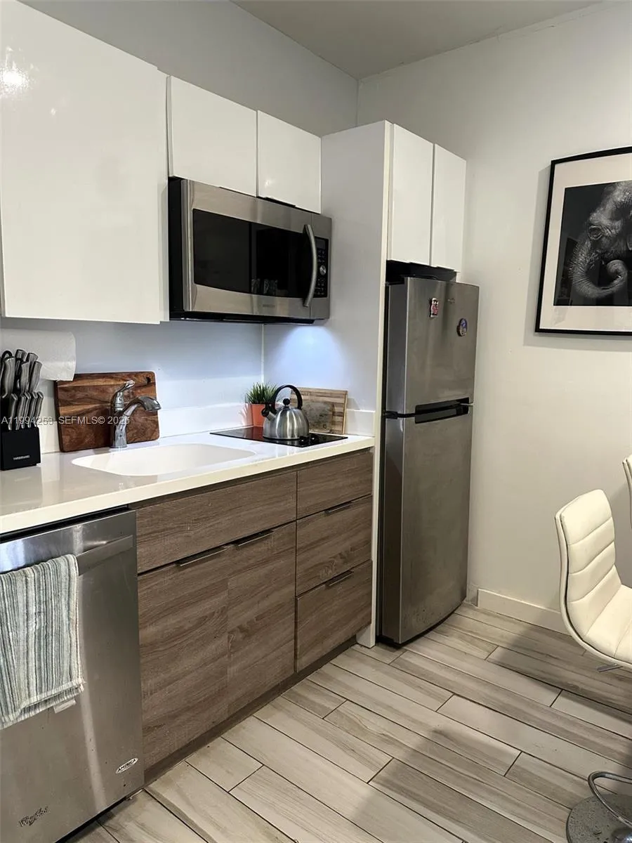 1560 Meridian Ave 103, Miami Beach, Florida 33139, Miami Beach, Florida 33139, 1 Bedroom Bedrooms, ,1 BathroomBathrooms,Residential Lease,For Rent,1560 Meridian Ave 103, Miami Beach, Florida 33139,A11994253