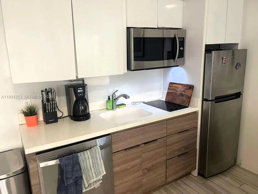 1560 Meridian Ave 103, Miami Beach, Florida 33139, Miami Beach, Florida 33139, 1 Bedroom Bedrooms, ,1 BathroomBathrooms,Residential Lease,For Rent,1560 Meridian Ave 103, Miami Beach, Florida 33139,A11994253