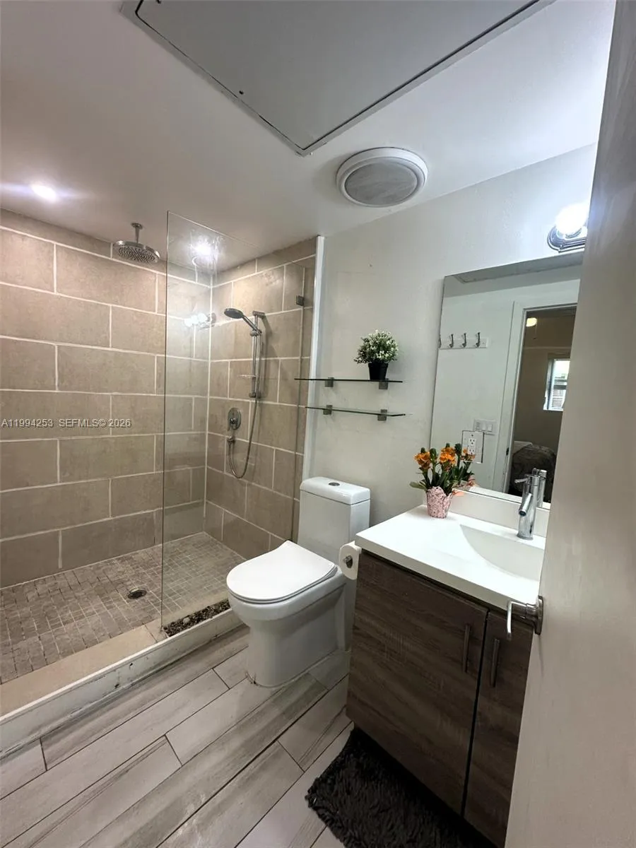 1560 Meridian Ave 103, Miami Beach, Florida 33139, Miami Beach, Florida 33139, 1 Bedroom Bedrooms, ,1 BathroomBathrooms,Residential Lease,For Rent,1560 Meridian Ave 103, Miami Beach, Florida 33139,A11994253