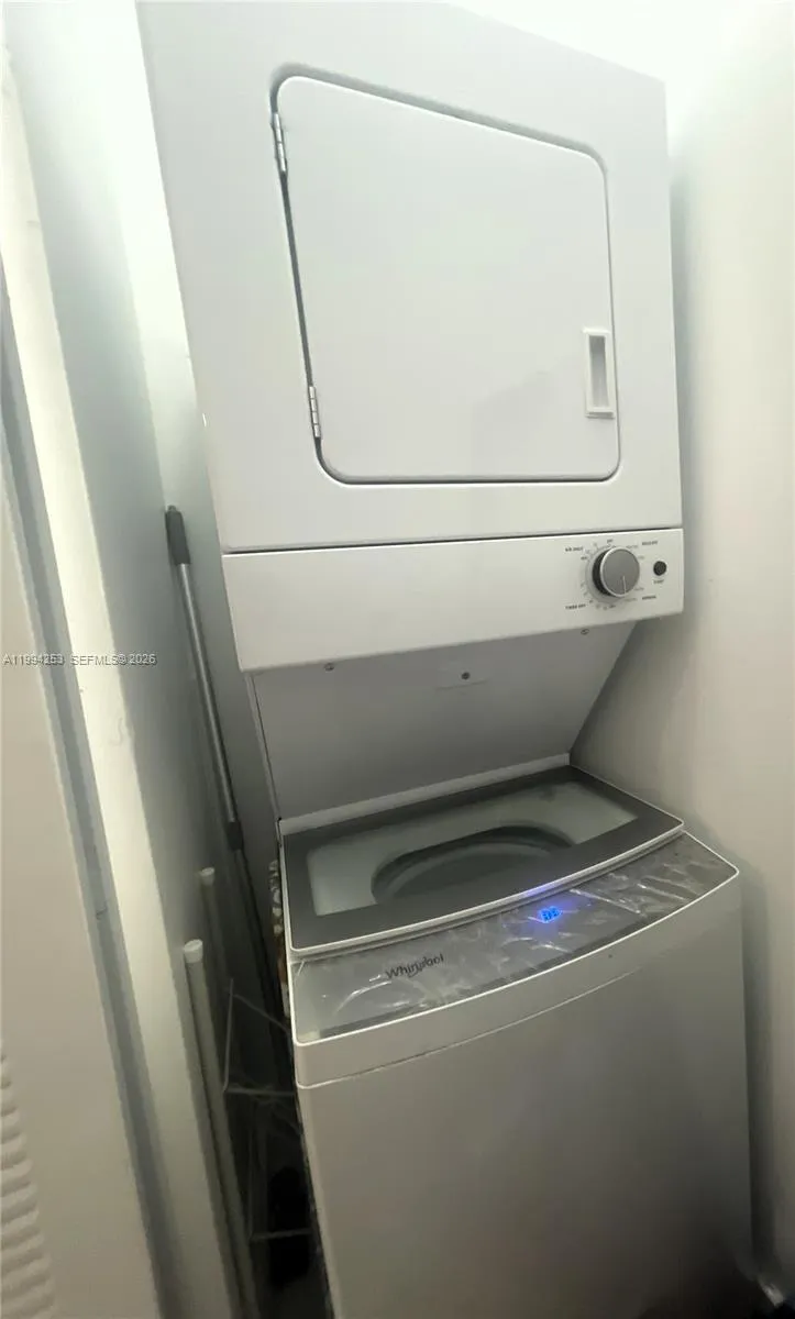 1560 Meridian Ave 103, Miami Beach, Florida 33139, Miami Beach, Florida 33139, 1 Bedroom Bedrooms, ,1 BathroomBathrooms,Residential Lease,For Rent,1560 Meridian Ave 103, Miami Beach, Florida 33139,A11994253