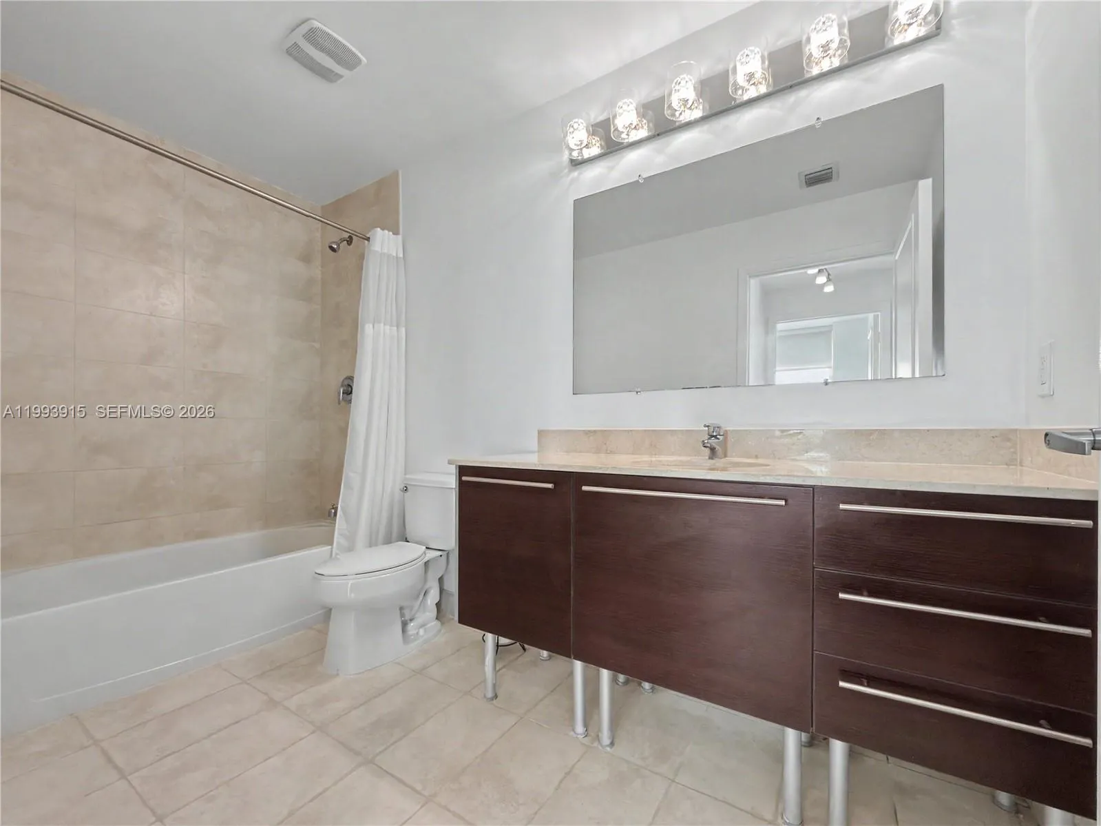 1900 N Bayshore Dr 3811, Miami, Florida 33132, Miami, Florida 33132, 2 Bedrooms Bedrooms, ,2 BathroomsBathrooms,Residential Lease,For Rent,1900 N Bayshore Dr 3811, Miami, Florida 33132,A11993915