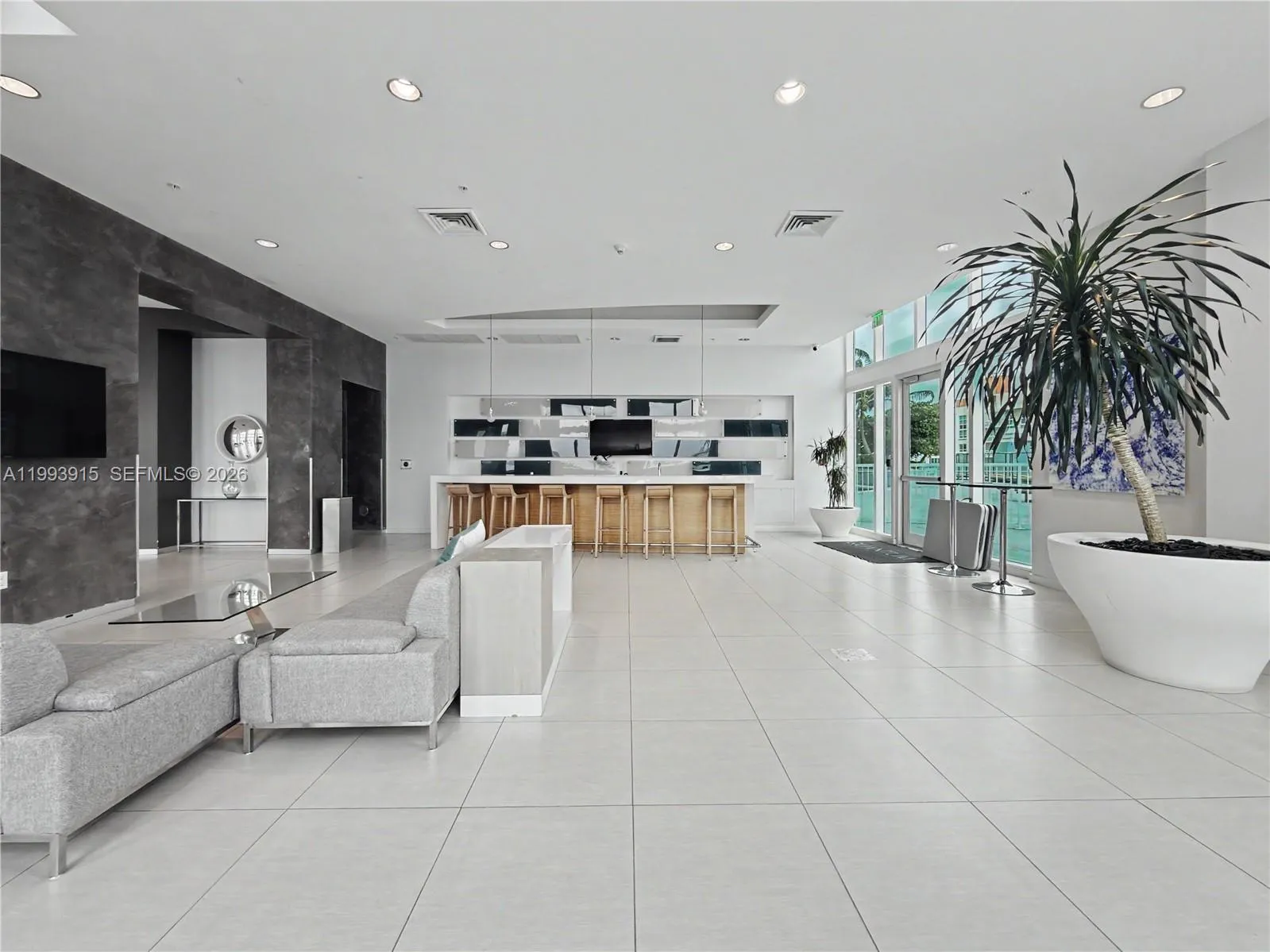 1900 N Bayshore Dr 3811, Miami, Florida 33132, Miami, Florida 33132, 2 Bedrooms Bedrooms, ,2 BathroomsBathrooms,Residential Lease,For Rent,1900 N Bayshore Dr 3811, Miami, Florida 33132,A11993915