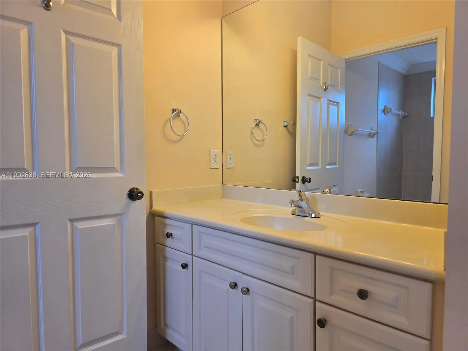 8421 Sw 124th Ave 101, Miami, Florida 33183, Miami, Florida 33183, 3 Bedrooms Bedrooms, ,2 BathroomsBathrooms,Residential Lease,For Rent,8421 Sw 124th Ave 101, Miami, Florida 33183,A11992638