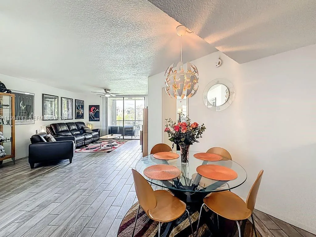 10401 W Broward Blvd 302, Plantation, Florida 3332, Plantation, Florida 33324, 2 Bedrooms Bedrooms, ,2 BathroomsBathrooms,Residential,For Sale,10401 W Broward Blvd 302, Plantation, Florida 3332,A11994143