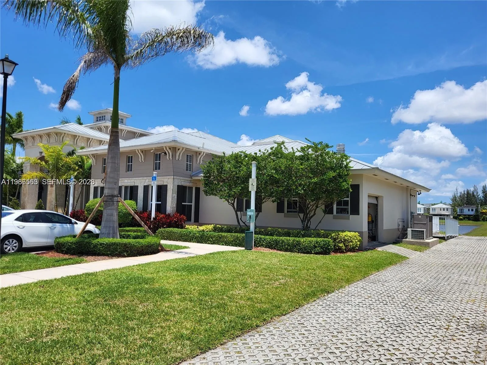 10560 Nw 69 Ter 10560, Doral, Florida 33178, Doral, Florida 33178, 4 Bedrooms Bedrooms, ,4 BathroomsBathrooms,Residential Lease,For Rent,10560 Nw 69 Ter 10560, Doral, Florida 33178,A11966563