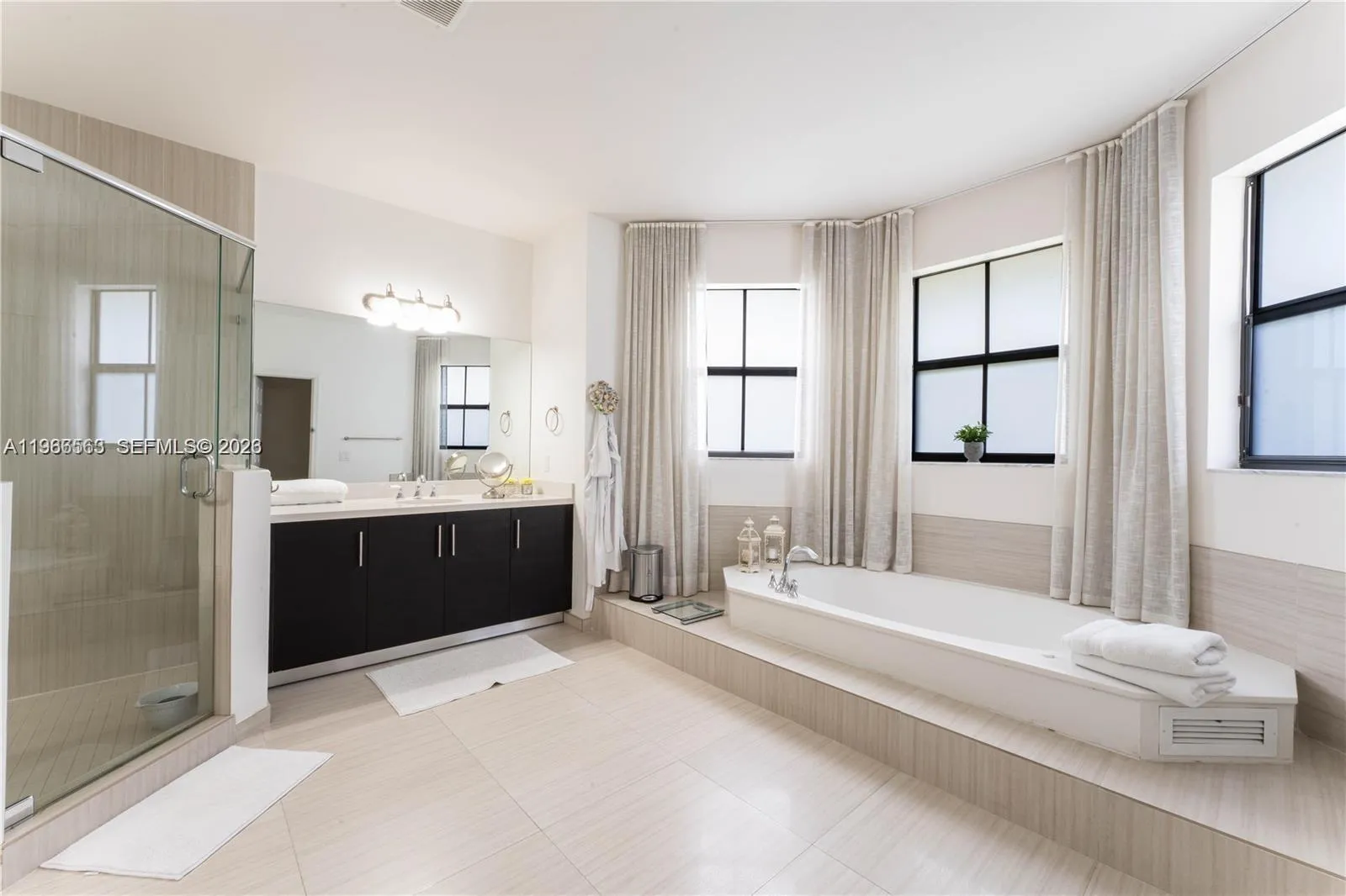 10560 Nw 69 Ter 10560, Doral, Florida 33178, Doral, Florida 33178, 4 Bedrooms Bedrooms, ,4 BathroomsBathrooms,Residential Lease,For Rent,10560 Nw 69 Ter 10560, Doral, Florida 33178,A11966563