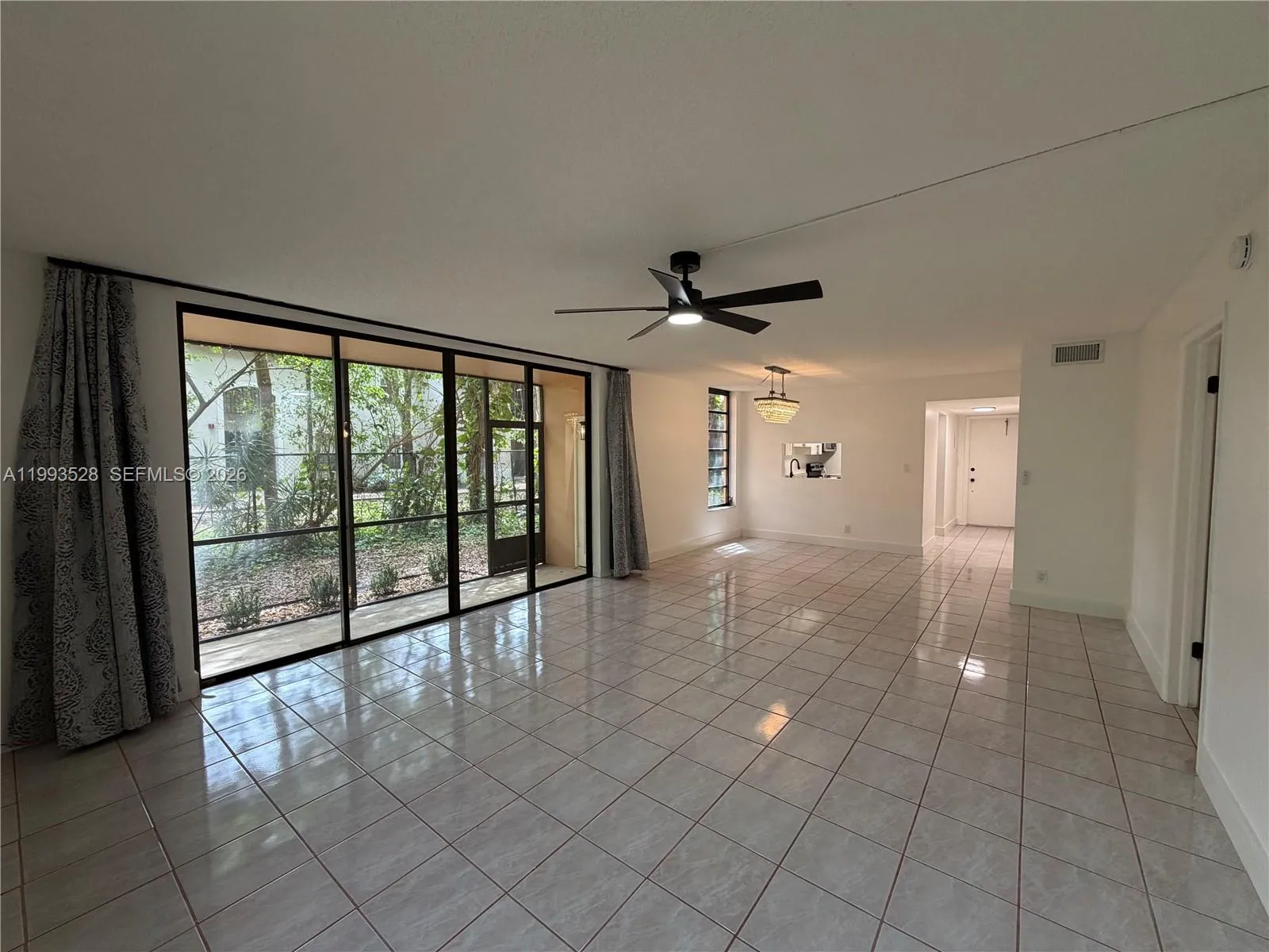 400 Commodore Dr 101, Plantation, Florida 33325, Plantation, Florida 33325, 2 Bedrooms Bedrooms, ,2 BathroomsBathrooms,Residential Lease,For Rent,400 Commodore Dr 101, Plantation, Florida 33325,A11993528