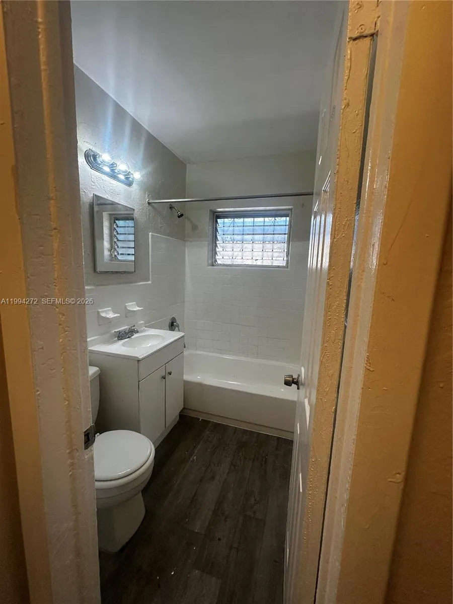 112 Ne 63rd St 112, Miami, Florida 33138, Miami, Florida 33138, 1 Bedroom Bedrooms, ,1 BathroomBathrooms,Residential Lease,For Rent,112 Ne 63rd St 112, Miami, Florida 33138,A11994272
