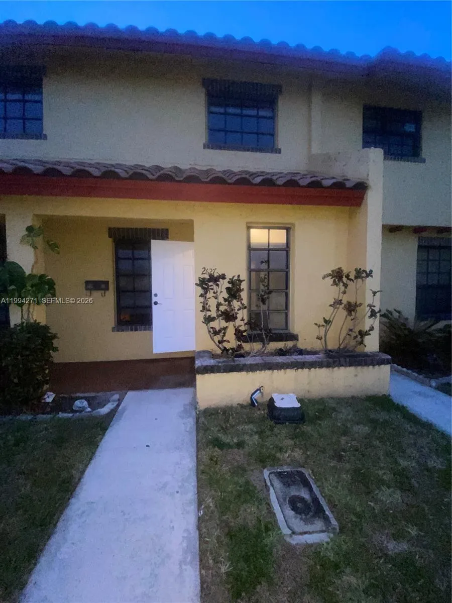 2627 Nw 47th Ter 206, Lauderdale Lakes, Florida 33, Lauderdale Lakes, Florida 33313, 3 Bedrooms Bedrooms, ,2 BathroomsBathrooms,Residential,For Sale,2627 Nw 47th Ter 206, Lauderdale Lakes, Florida 33,A11994271