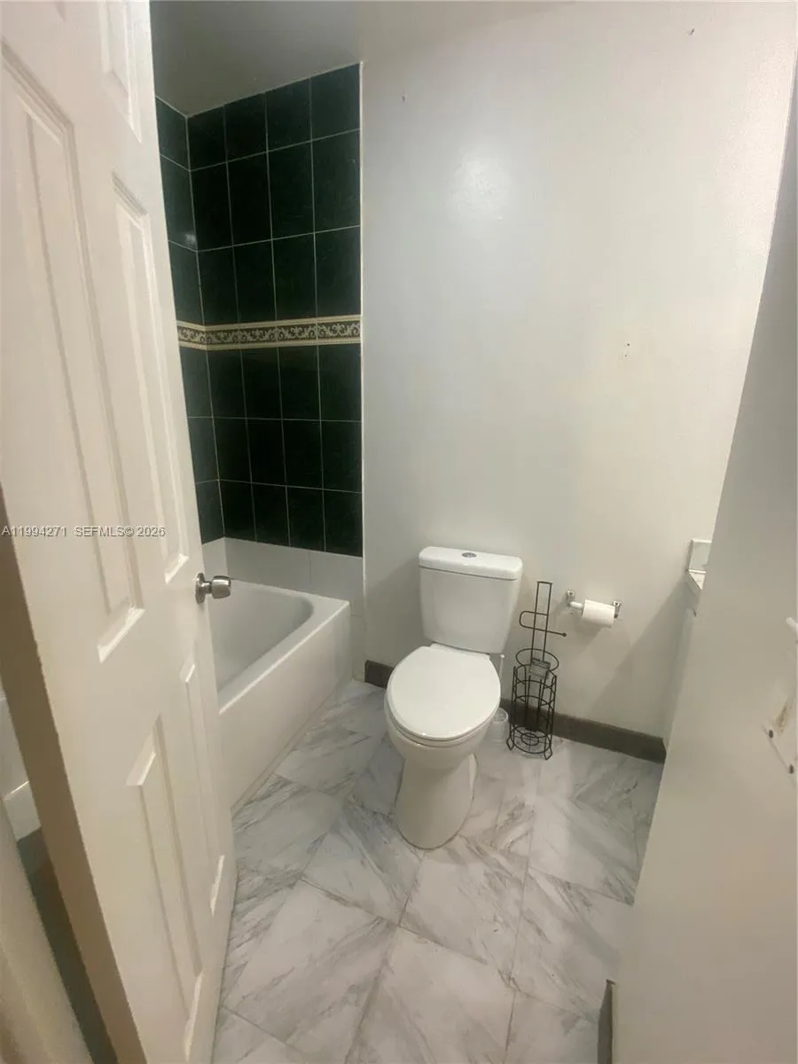 2627 Nw 47th Ter 206, Lauderdale Lakes, Florida 33, Lauderdale Lakes, Florida 33313, 3 Bedrooms Bedrooms, ,2 BathroomsBathrooms,Residential,For Sale,2627 Nw 47th Ter 206, Lauderdale Lakes, Florida 33,A11994271