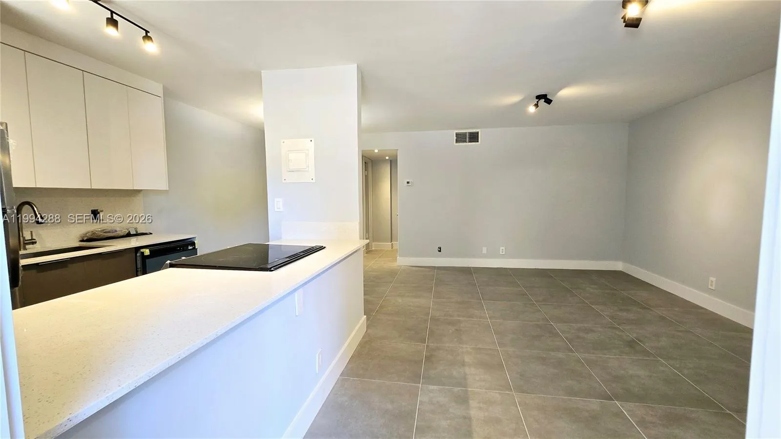 1811 Jefferson St 202, Hollywood, Florida 33020, Hollywood, Florida 33020, 1 Bedroom Bedrooms, ,1 BathroomBathrooms,Residential Lease,For Rent,1811 Jefferson St 202, Hollywood, Florida 33020,A11994288
