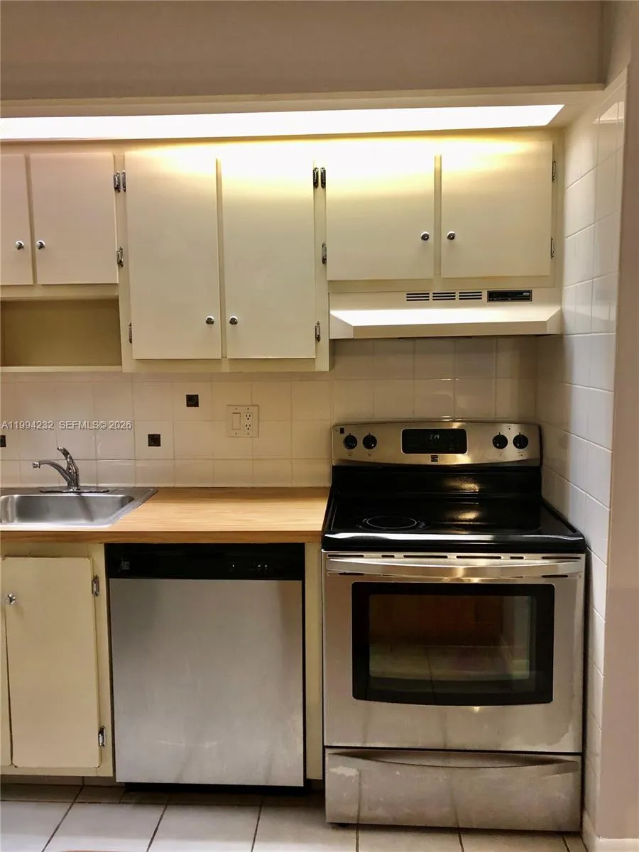 9753 W Mcnab Rd 112, Tamarac, Florida 33321, Tamarac, Florida 33321, 2 Bedrooms Bedrooms, ,2 BathroomsBathrooms,Residential Lease,For Rent,9753 W Mcnab Rd 112, Tamarac, Florida 33321,A11994232