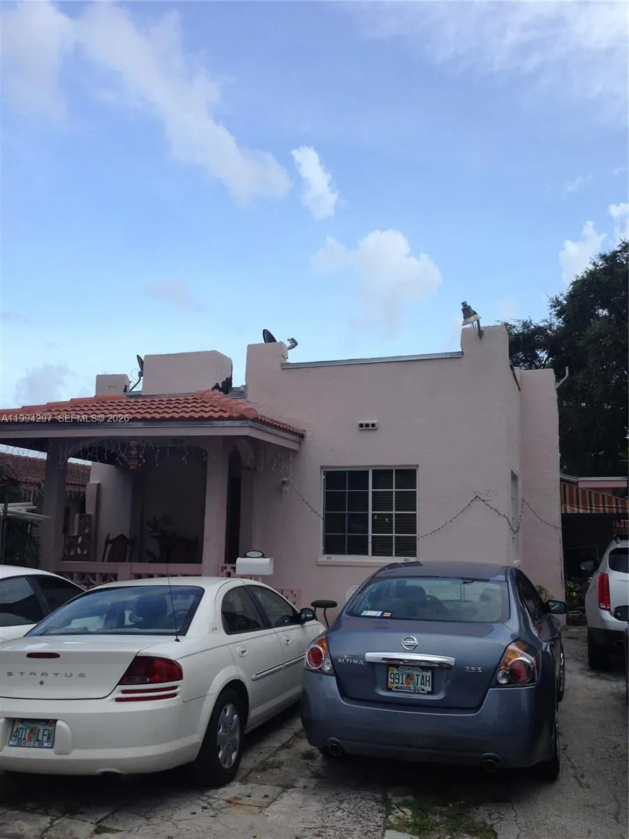 3674 Sw 25th St, Miami, Florida 33133, Miami, Florida 33133, ,Residential Income,For Sale,3674 Sw 25th St, Miami, Florida 33133,A11994297