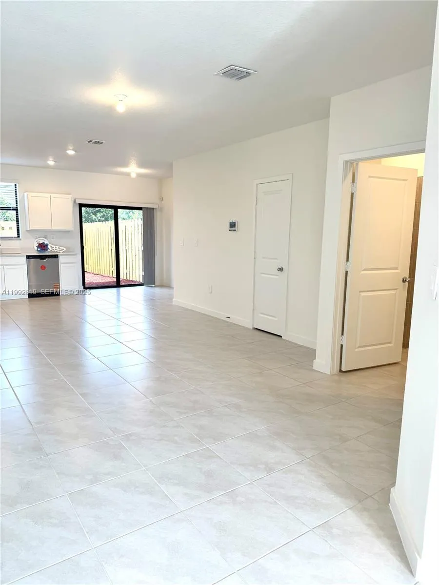 359 Ne 16th St, Florida City, Florida 33034, Florida City, Florida 33034, 3 Bedrooms Bedrooms, ,3 BathroomsBathrooms,Residential Lease,For Rent,359 Ne 16th St, Florida City, Florida 33034,A11992819