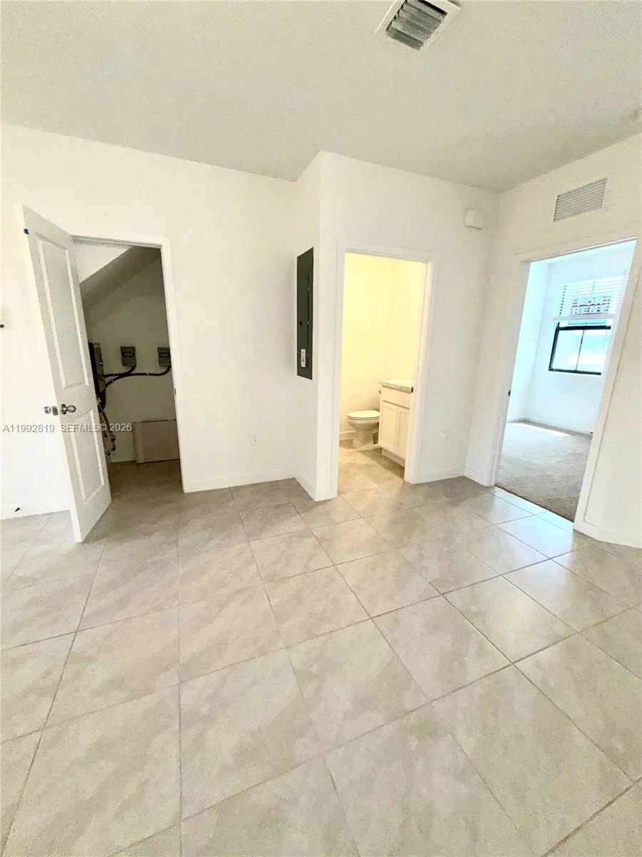 Living, extra storage