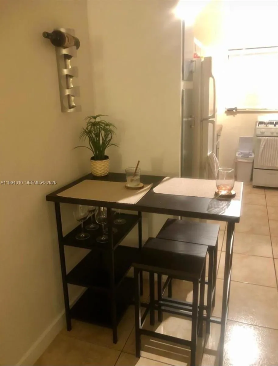 620 76th St 11, Miami Beach, Florida 33141, Miami Beach, Florida 33141, ,1 BathroomBathrooms,Residential Lease,For Rent,620 76th St 11, Miami Beach, Florida 33141,A11994310