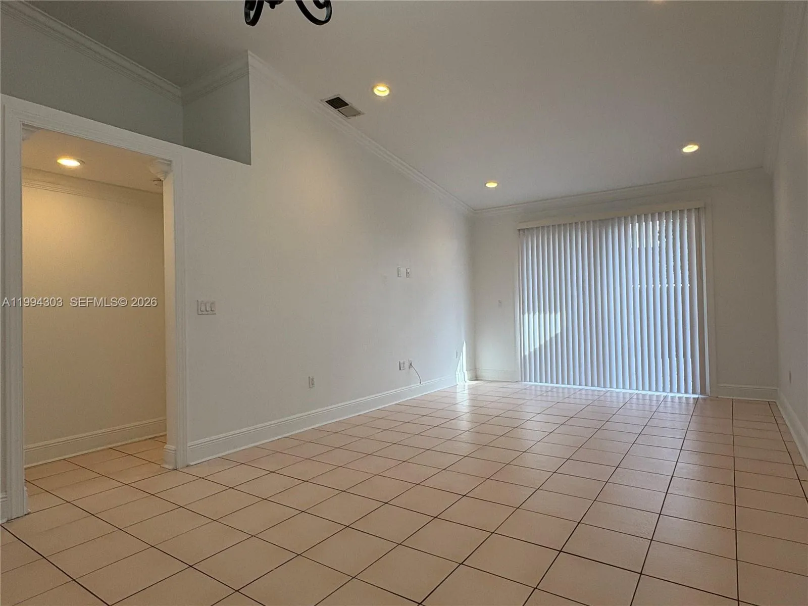 6702 Nw 190th St 6702, Hialeah, Florida 33015, Hialeah, Florida 33015, 2 Bedrooms Bedrooms, ,2 BathroomsBathrooms,Residential Lease,For Rent,6702 Nw 190th St 6702, Hialeah, Florida 33015,A11994303