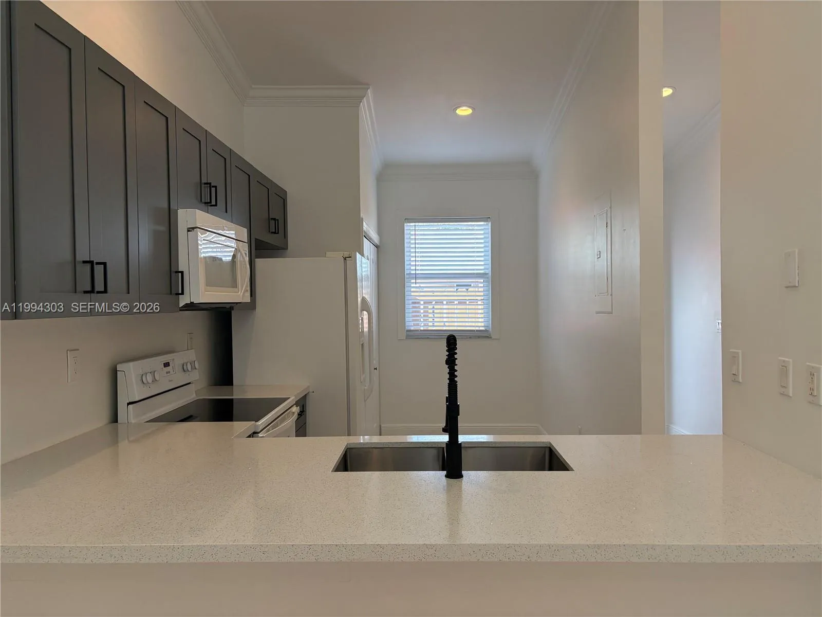 6702 Nw 190th St 6702, Hialeah, Florida 33015, Hialeah, Florida 33015, 2 Bedrooms Bedrooms, ,2 BathroomsBathrooms,Residential Lease,For Rent,6702 Nw 190th St 6702, Hialeah, Florida 33015,A11994303