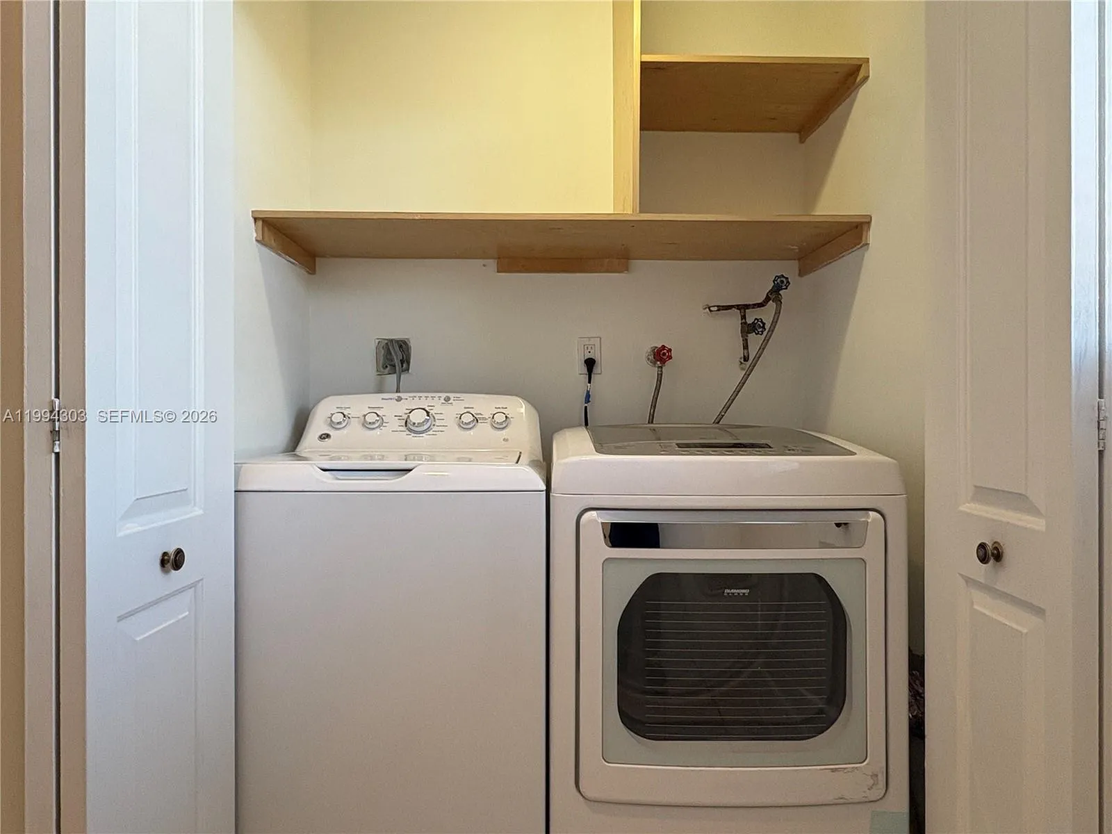 6702 Nw 190th St 6702, Hialeah, Florida 33015, Hialeah, Florida 33015, 2 Bedrooms Bedrooms, ,2 BathroomsBathrooms,Residential Lease,For Rent,6702 Nw 190th St 6702, Hialeah, Florida 33015,A11994303