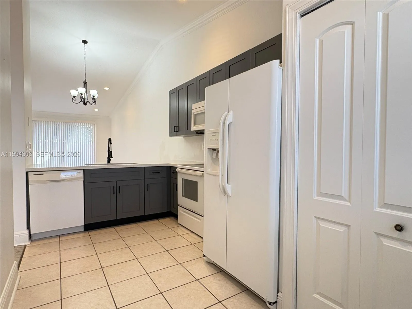 6702 Nw 190th St 6702, Hialeah, Florida 33015, Hialeah, Florida 33015, 2 Bedrooms Bedrooms, ,2 BathroomsBathrooms,Residential Lease,For Rent,6702 Nw 190th St 6702, Hialeah, Florida 33015,A11994303
