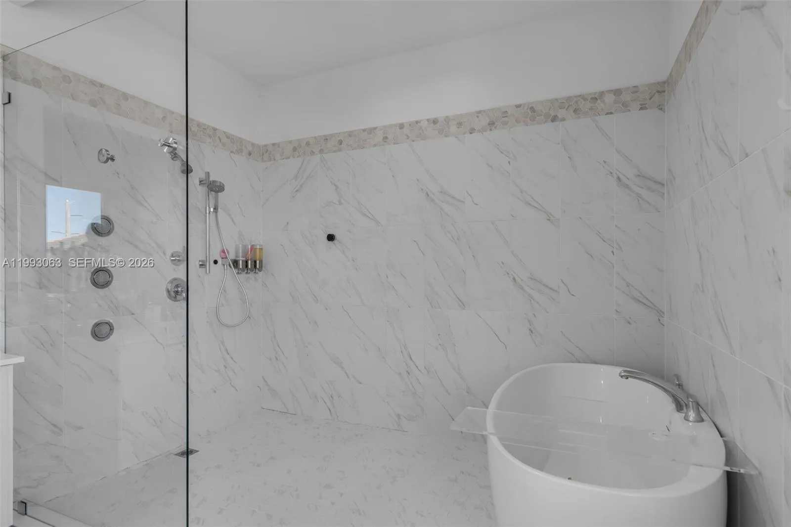 8019 Nw 46th Ter, Doral, Florida 33166, Doral, Florida 33166, 4 Bedrooms Bedrooms, ,3 BathroomsBathrooms,Residential,For Sale,8019 Nw 46th Ter, Doral, Florida 33166,A11993063