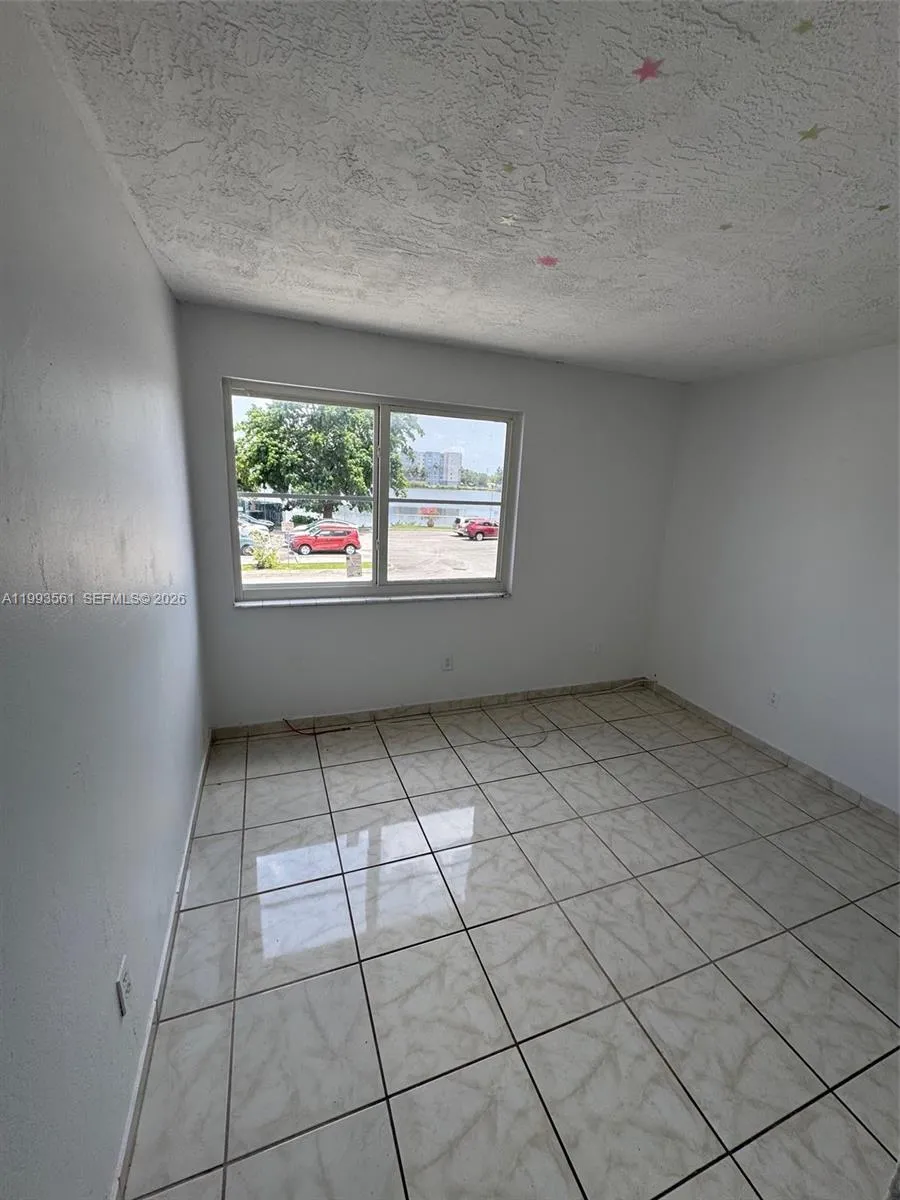 5505 Nw 7th St W202, Miami, Florida 33126, Miami, Florida 33126, 2 Bedrooms Bedrooms, ,2 BathroomsBathrooms,Residential Lease,For Rent,5505 Nw 7th St W202, Miami, Florida 33126,A11993561