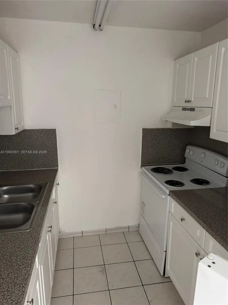 5505 Nw 7th St W202, Miami, Florida 33126, Miami, Florida 33126, 2 Bedrooms Bedrooms, ,2 BathroomsBathrooms,Residential Lease,For Rent,5505 Nw 7th St W202, Miami, Florida 33126,A11993561