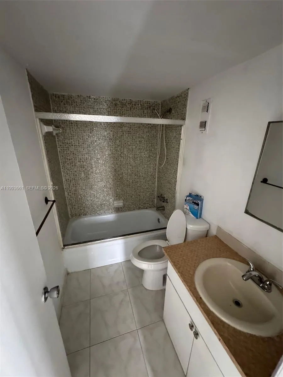 5505 Nw 7th St W202, Miami, Florida 33126, Miami, Florida 33126, 2 Bedrooms Bedrooms, ,2 BathroomsBathrooms,Residential Lease,For Rent,5505 Nw 7th St W202, Miami, Florida 33126,A11993561